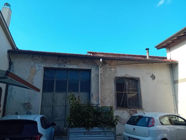 casale in vendita a Cascina