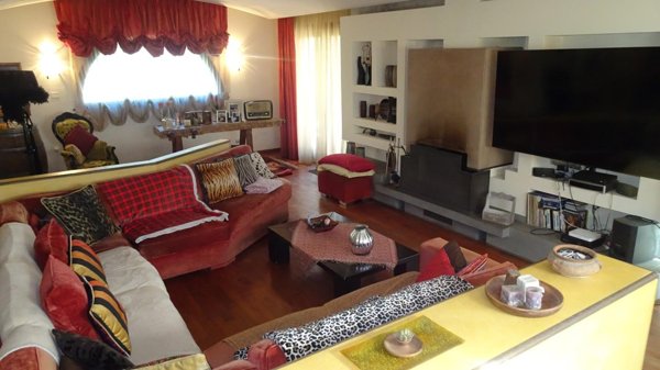 casa indipendente in vendita a Cascina