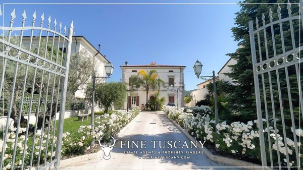 casa indipendente in vendita a Cascina