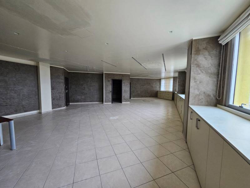 ufficio in vendita a Cascina in zona Marciana
