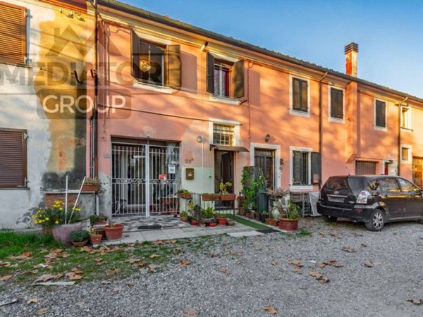 appartamento in vendita a Cascina in zona Latignano