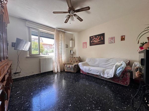 casa indipendente in vendita a Cascina in zona Casciavola