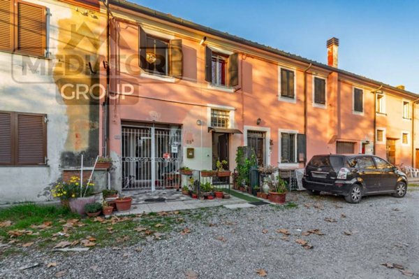 appartamento in vendita a Cascina in zona Latignano