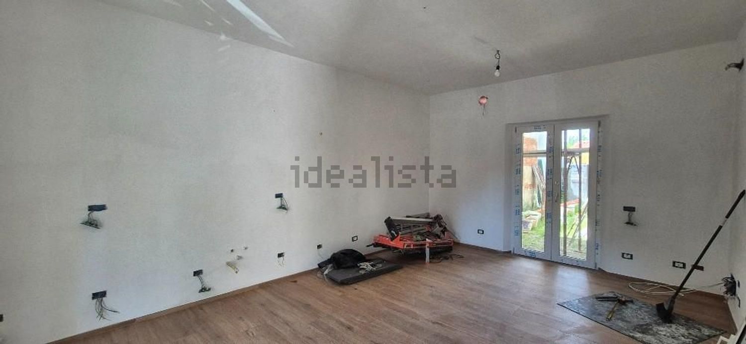 casa indipendente in vendita a Cascina in zona Casciavola