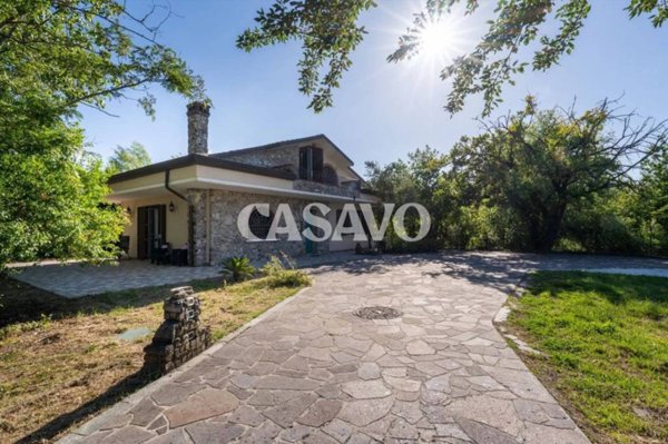 casa indipendente in vendita a Cascina in zona Marciana