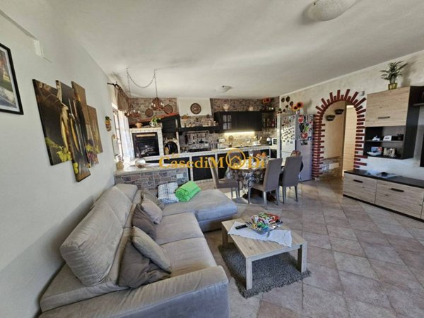appartamento in vendita a Cascina in zona Marciana