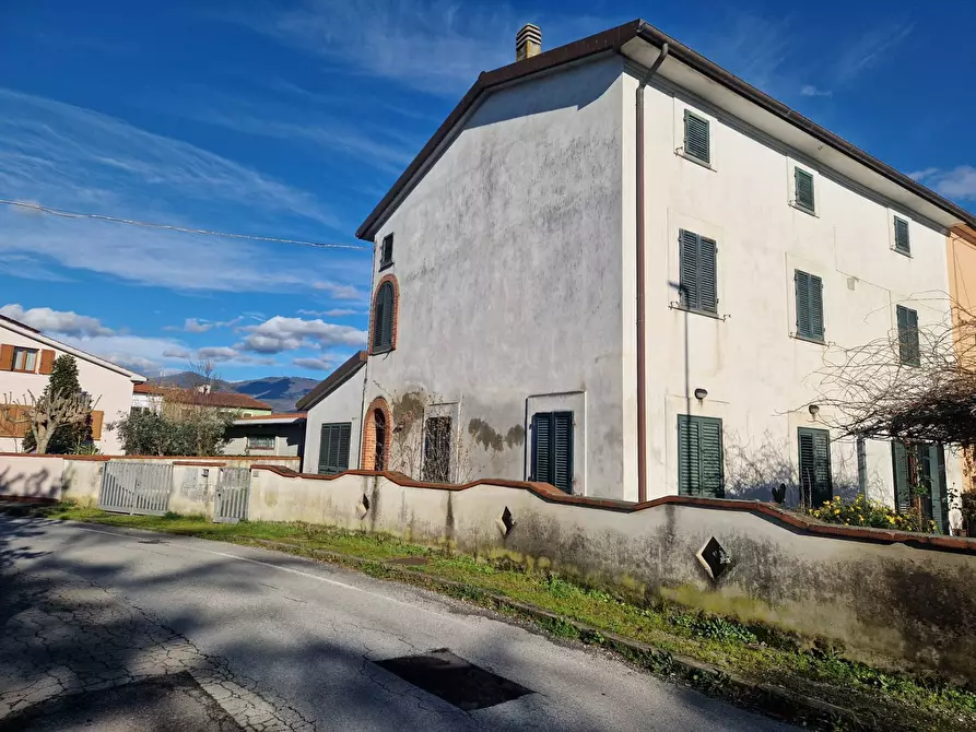 casa indipendente in vendita a Cascina in zona San Lorenzo alle Corti