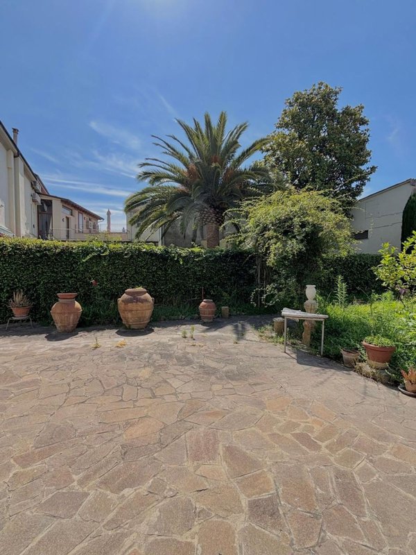casa indipendente in vendita a Cascina in zona San Giorgio