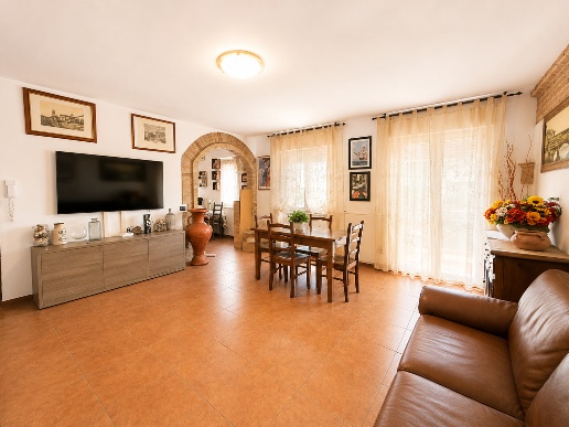 appartamento in vendita a Cascina in zona Marciana