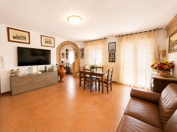 appartamento in vendita a Cascina in zona Marciana