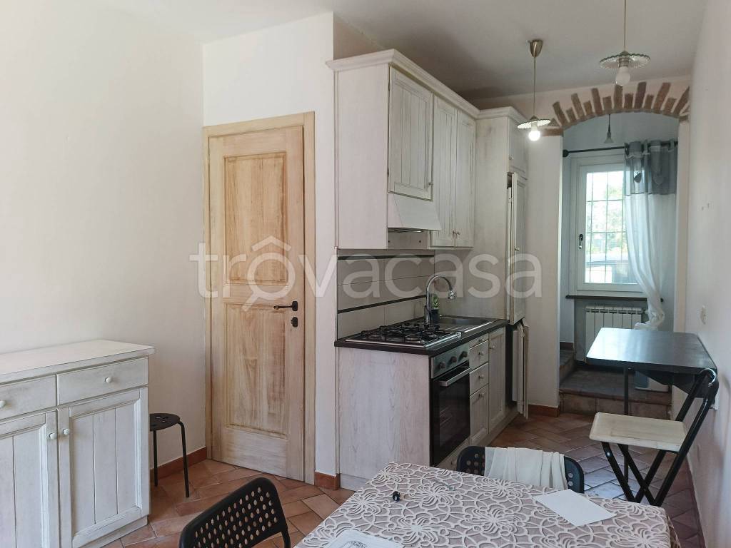 casa indipendente in vendita a Cascina in zona Navacchio