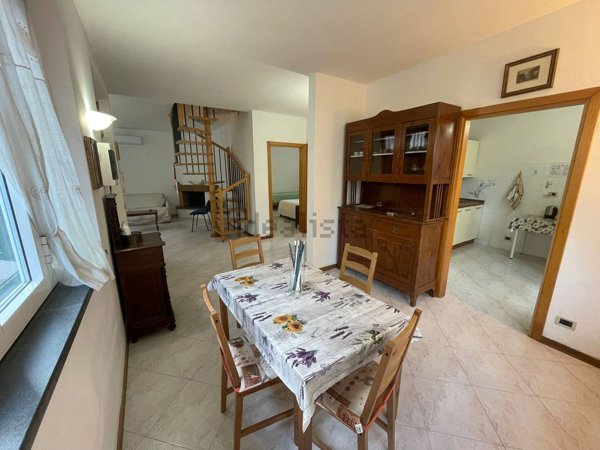 casa indipendente in vendita a Cascina in zona Marciana