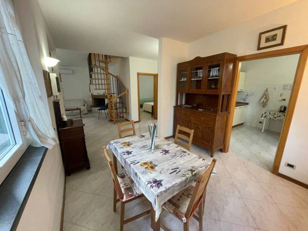 casa indipendente in vendita a Cascina in zona Marciana