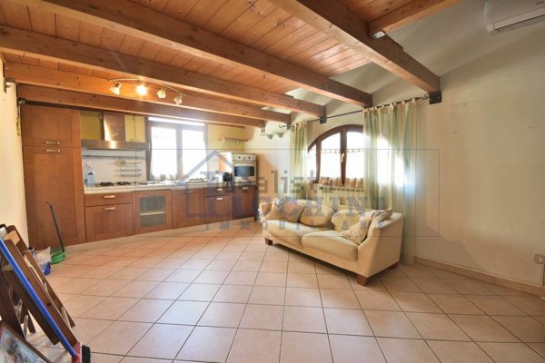 appartamento in vendita a Cascina in zona Marciana
