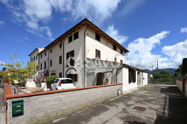 appartamento in vendita a Cascina in zona Visignano