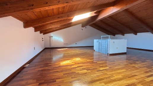 appartamento in vendita a Cascina in zona Marciana