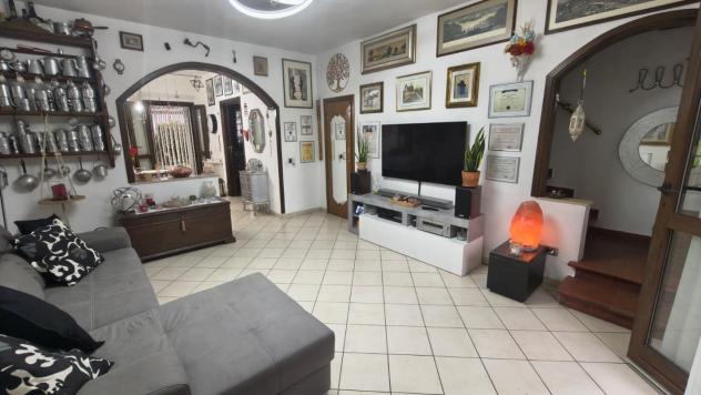 casa indipendente in vendita a Cascina