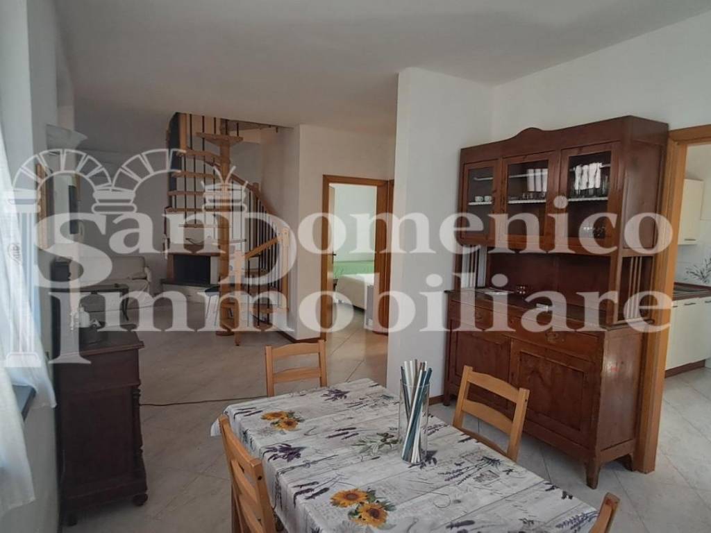 casa indipendente in vendita a Cascina in zona Marciana