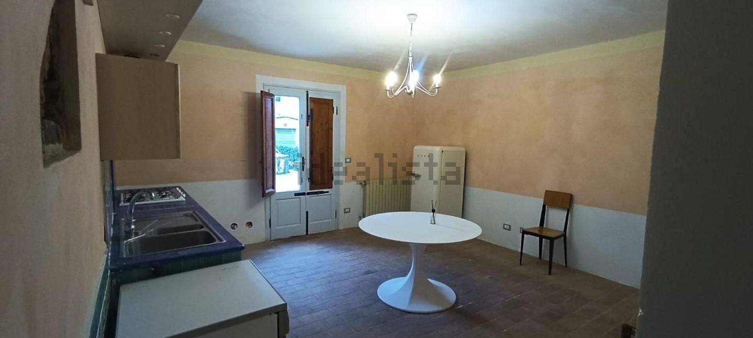 casale in vendita a Cascina