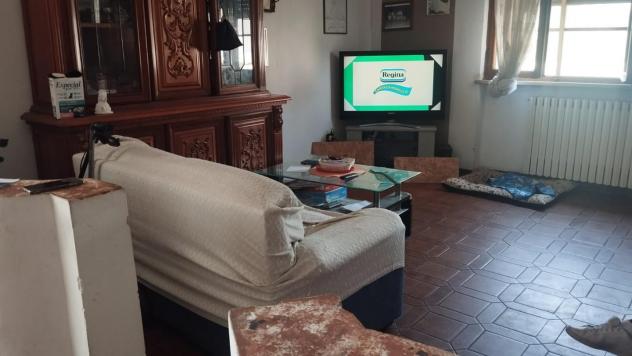 casa indipendente in vendita a Cascina