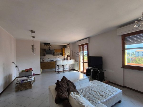 appartamento in vendita a Cascina in zona San Lorenzo alle Corti