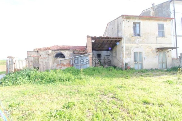 casa indipendente in vendita a Cascina in zona Ripoli