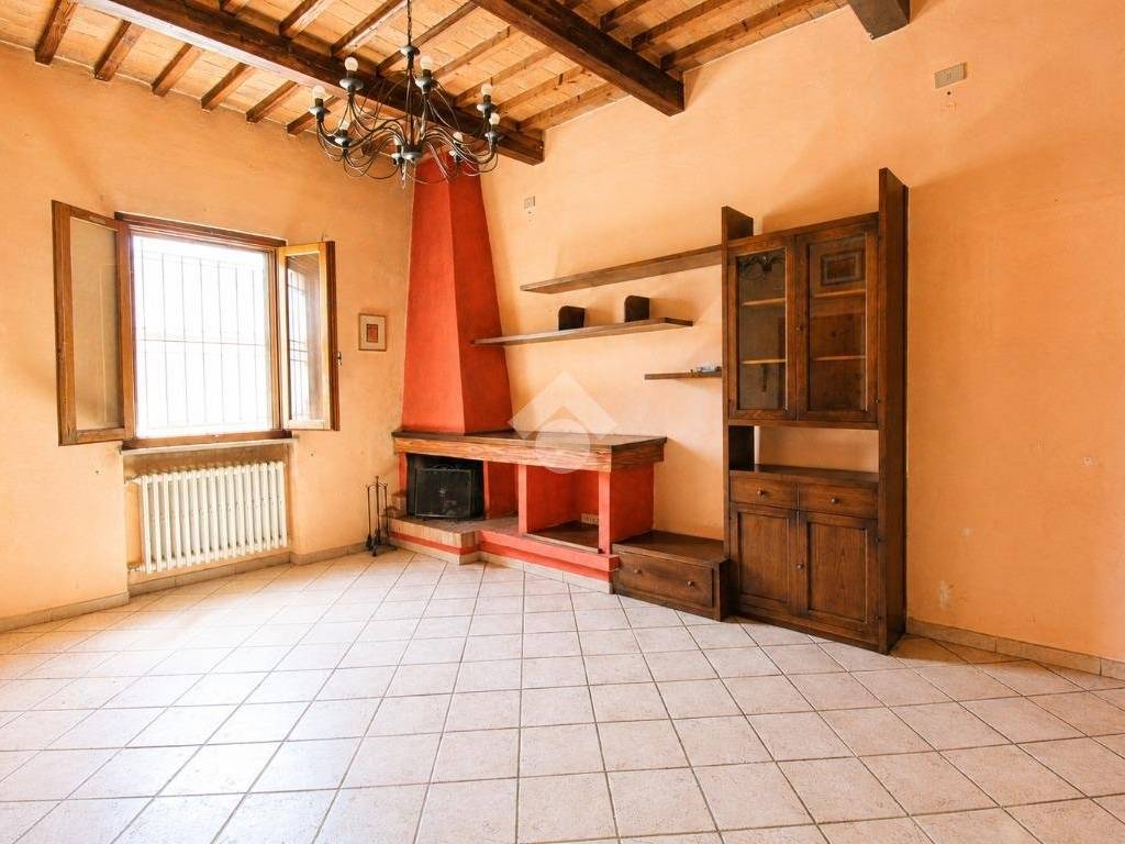 casa indipendente in vendita a Cascina in zona Marciana