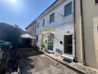 appartamento in vendita a Cascina in zona San Lorenzo a Pagnatico