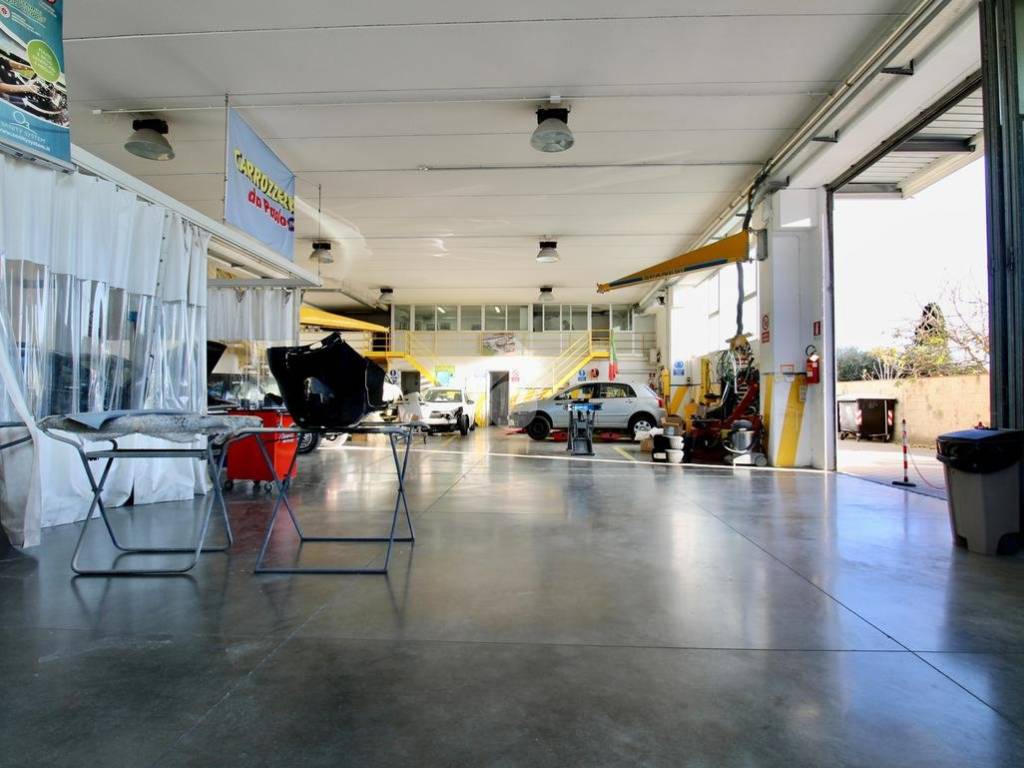 casale in vendita a Cascina in zona Navacchio