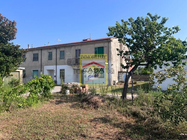 casale in vendita a Cascina in zona San Lorenzo a Pagnatico