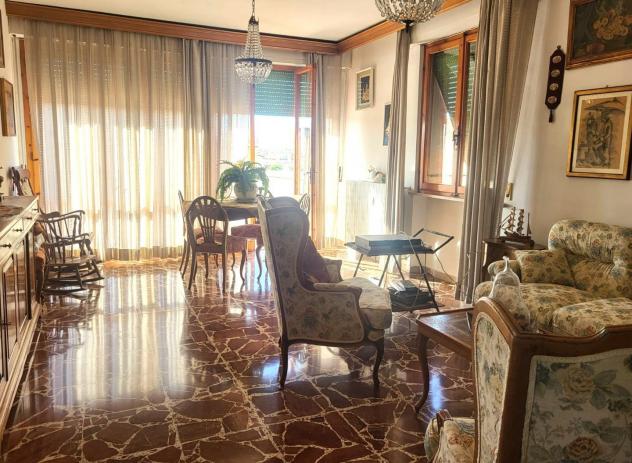 appartamento in vendita a Cascina in zona Marciana