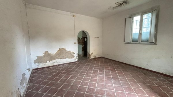 casa indipendente in vendita a Cascina in zona Marciana