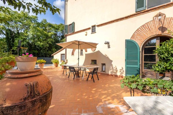 casa indipendente in vendita a Cascina in zona Marciana