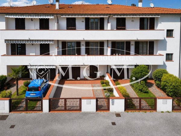 casa indipendente in vendita a Cascina in zona Marciana