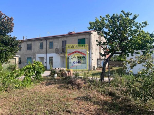casa indipendente in vendita a Cascina in zona San Lorenzo a Pagnatico