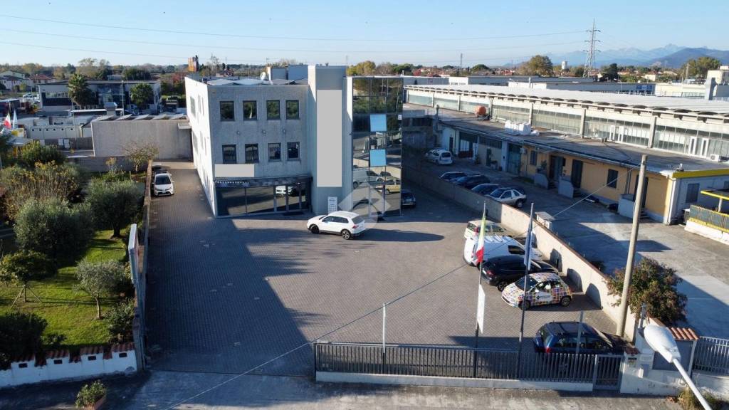casale in vendita a Cascina in zona Navacchio