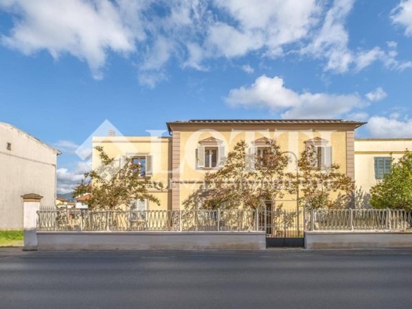 casa indipendente in vendita a Cascina