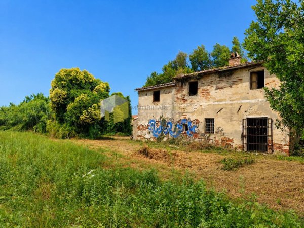 casale in vendita a Cascina in zona San Giorgio