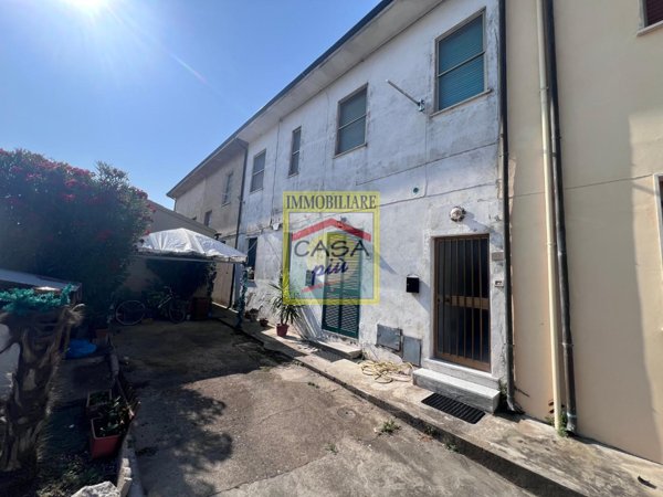 appartamento in vendita a Cascina in zona San Lorenzo a Pagnatico