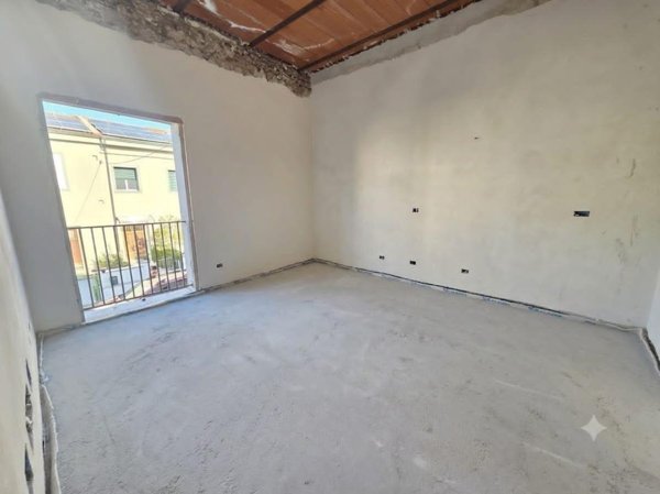 appartamento in vendita a Cascina in zona Marciana