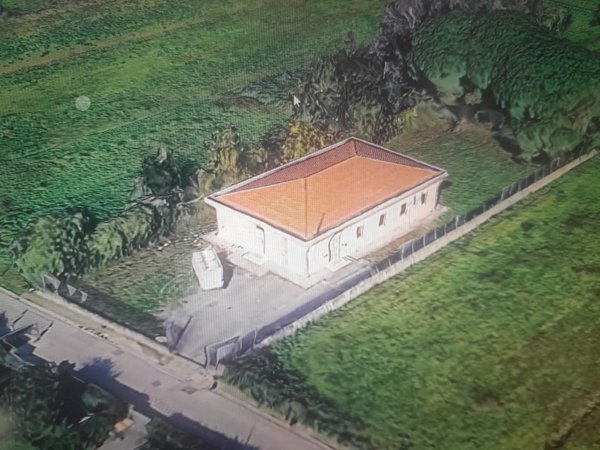 casa indipendente in vendita a Cascina