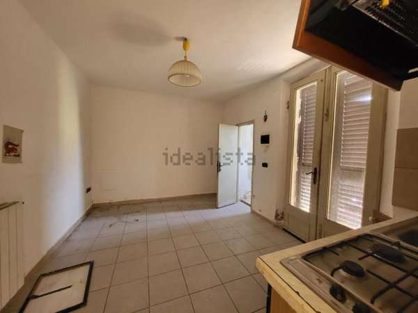 appartamento in vendita a Cascina in zona Latignano