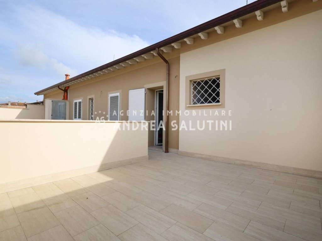 appartamento in vendita a Cascina in zona Marciana