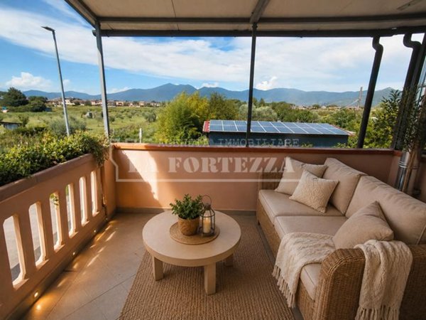 casa indipendente in vendita a Cascina