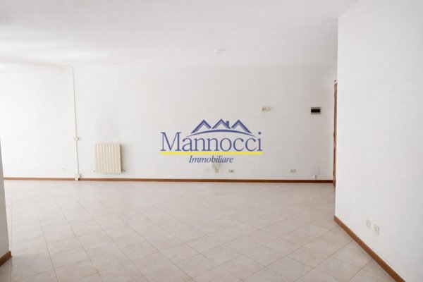appartamento in vendita a Cascina in zona Marciana