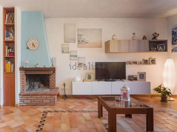 casa indipendente in vendita a Cascina