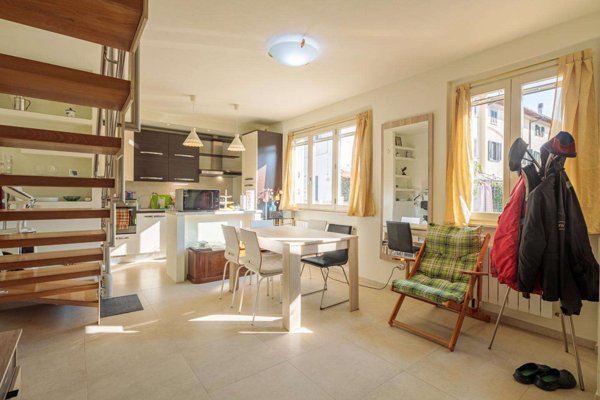 casa indipendente in vendita a Cascina in zona Laiano