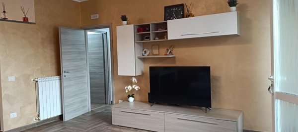 casa indipendente in vendita a Cascina
