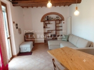 intera palazzina in vendita a Cascina in zona San Lorenzo a Pagnatico