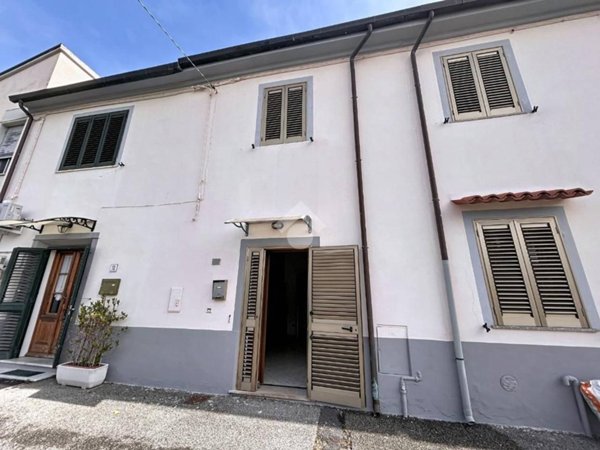 casa indipendente in vendita a Cascina in zona Musigliano